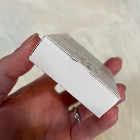 Honest Beauty Magic Beauty Balm With Fruit And Seed Oils Multi-Purpose - Picture 3 of 6